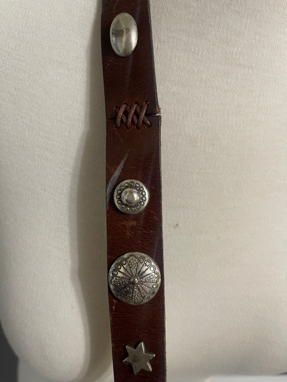 VTG Fossil Brown Leather Belt with Silver Concho and Star Studs - Picture 6 of 6